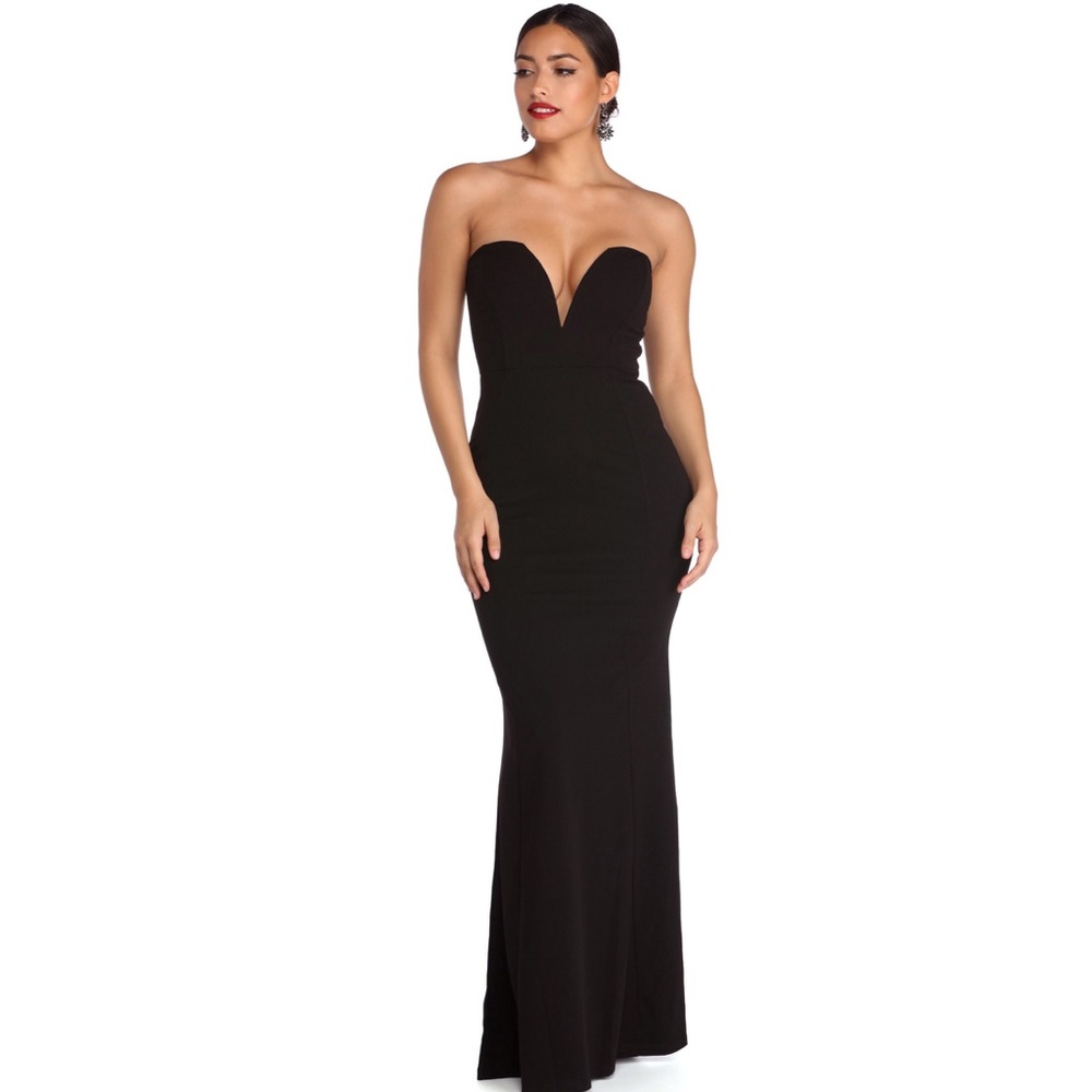 Black Strapless V Neck Gown